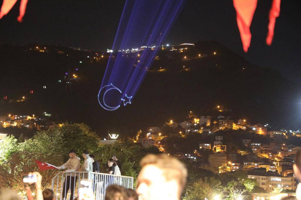 29 EKİM COŞKUSU ORDU’DA ZİRVEYE ÇIKTI